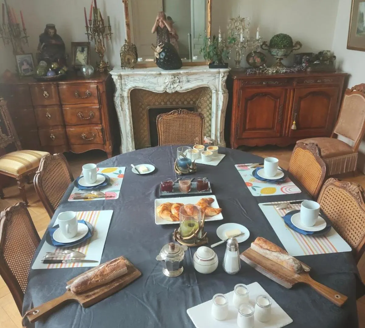 Maison d'hôtes Hotel Clochi-Clocha à Montbrison France