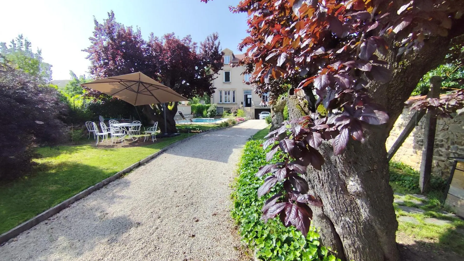 Guest house Clochi-Clocha Hotel Montbrison